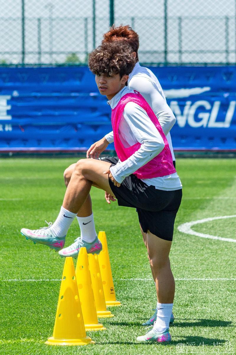 中超-吕焯毅建功马莱莱失点 大连英博战平青岛海牛1-1 中超-吕焯毅建功马莱莱失点 大连英博战平青岛海牛1-1