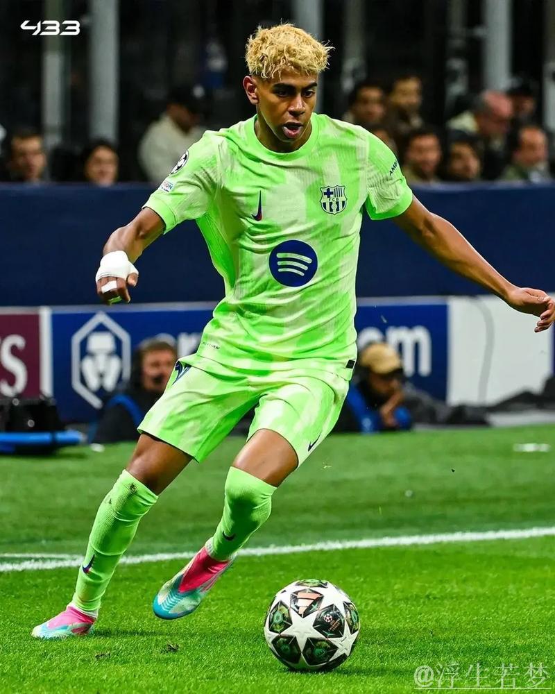 罗马诺:亚马尔续约巴萨至2031年,本赛季斩获18球23助 罗马诺:亚马尔续约巴萨至2031年,本赛季斩获18球23助